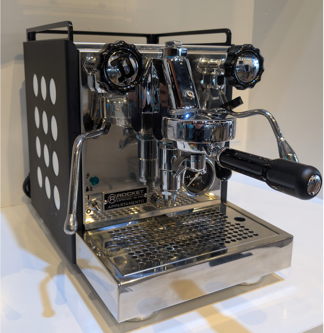 Pre-Owned Rocket Espresso Appartamento - Black with White Panels