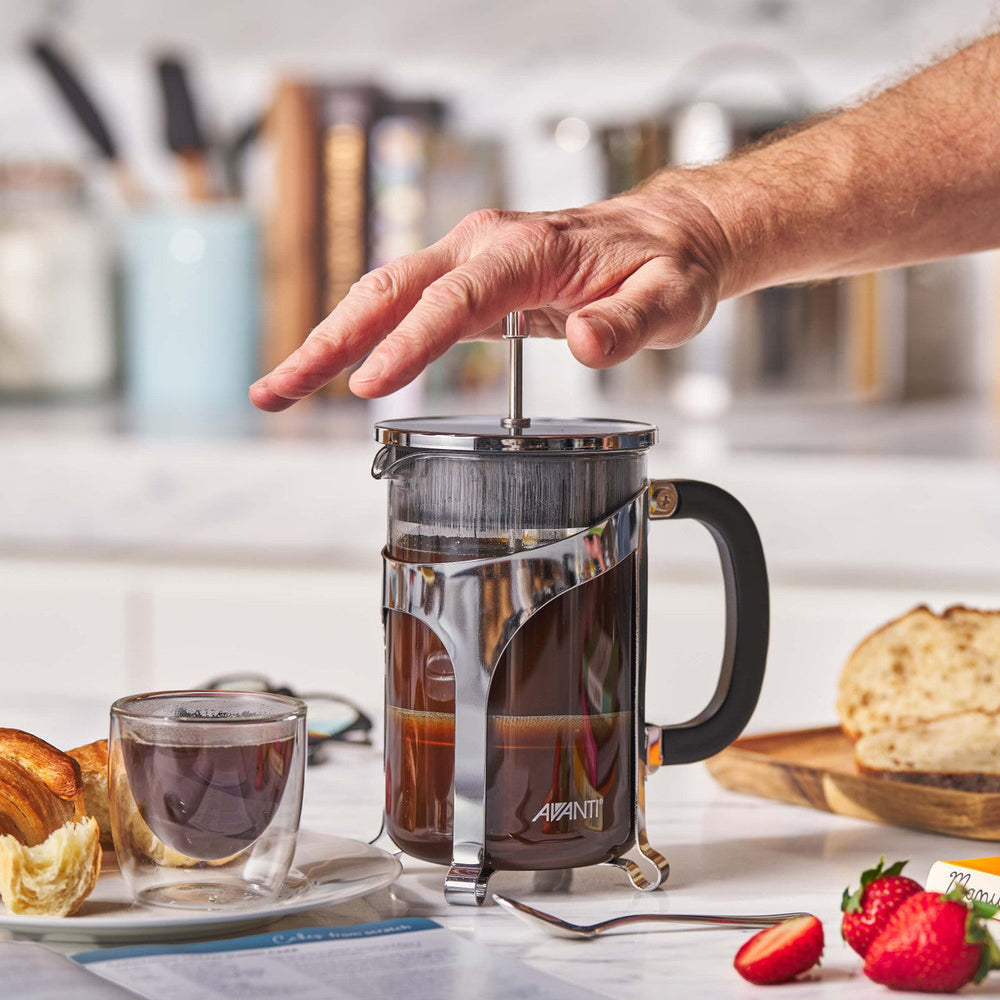 Avanti Café Press coffee plunger 800ml side view showing chrome lid and plunger
